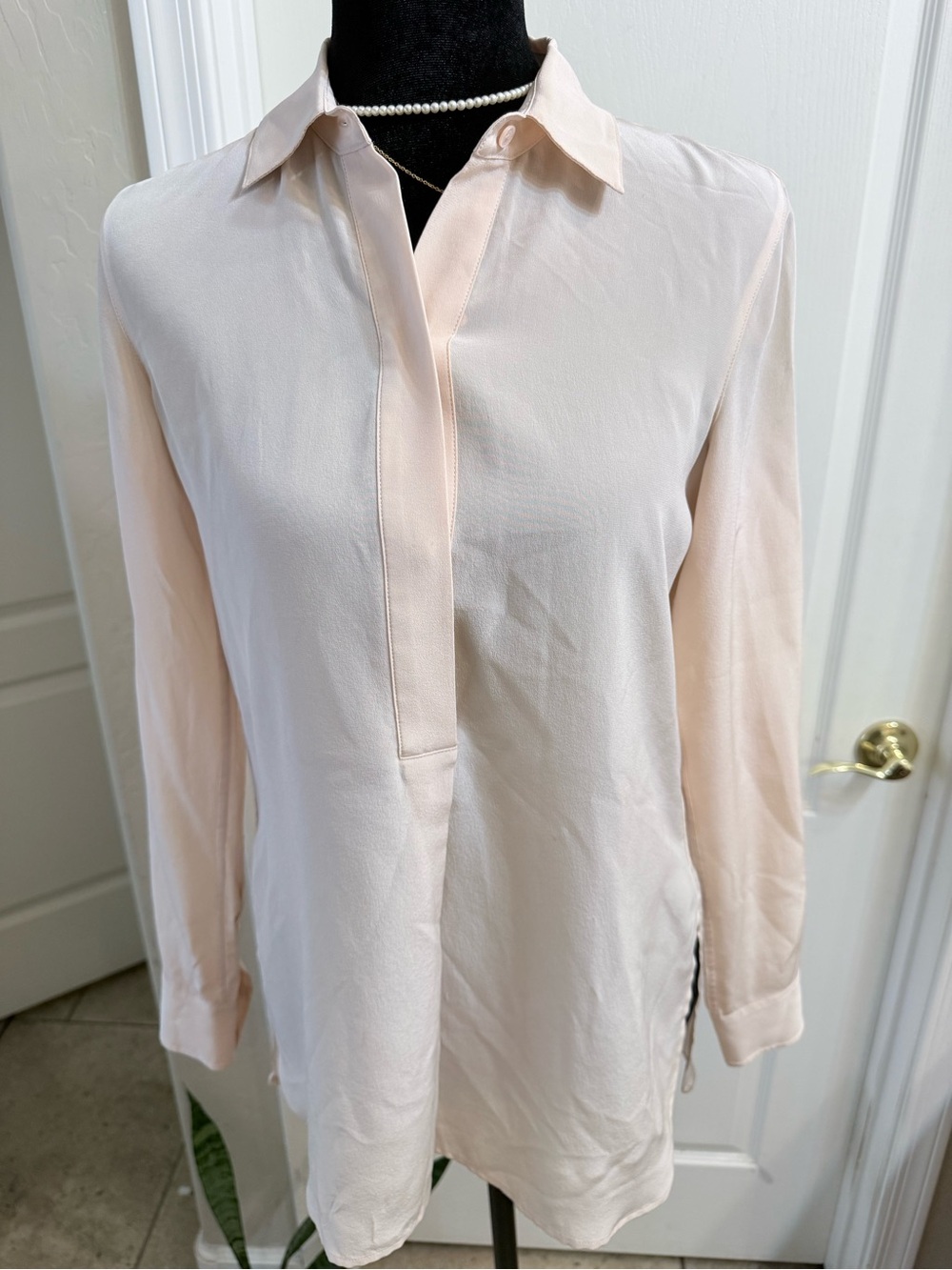 Vince 100% Silk Blush Pale Pink Split-Hidden Placket Long Sleeve Tunic Blouse